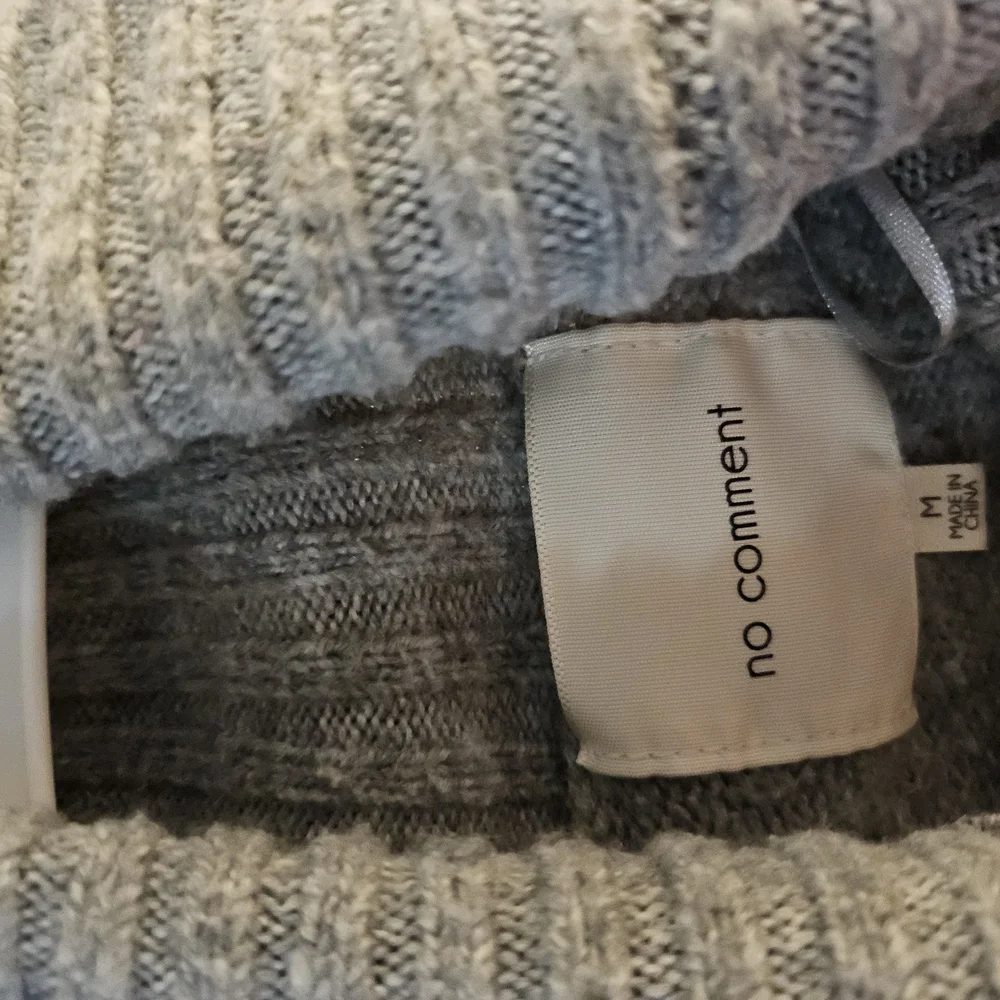 Gray Star Pattern Sweater - Picture 3 of 3